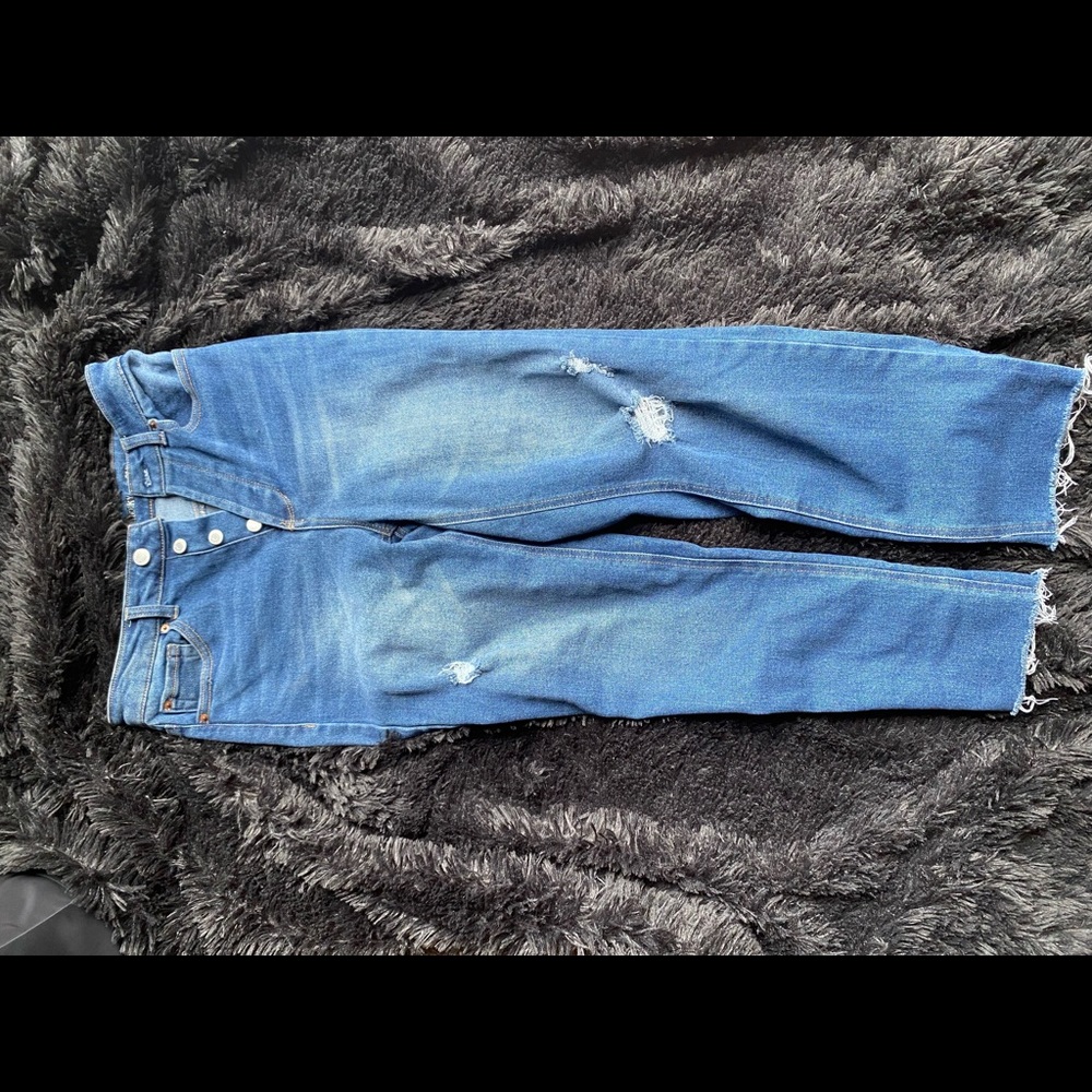 Distressed mom jean